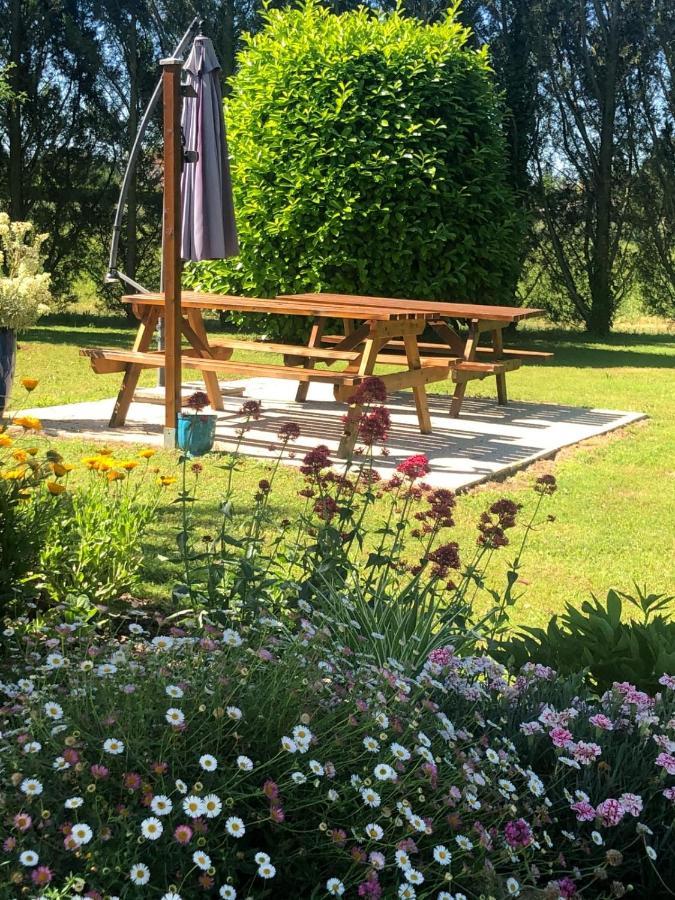 Neuville-du-Poitou Lagalerne Bed & Breakfast エクステリア 写真